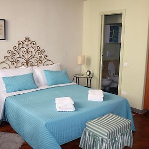 Appartement Grand à 2 Chambres à Coucher