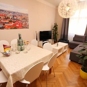 Appartement à 5 Chambres à Coucher