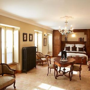 Chambre Confortable Lit King-Size