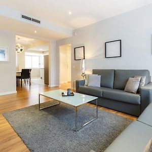 Appartement à 4 Chambres à Coucher