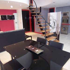 Appartement à 2 Chambres à Coucher