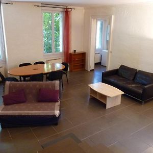 Appartement à 3 Chambres à Coucher