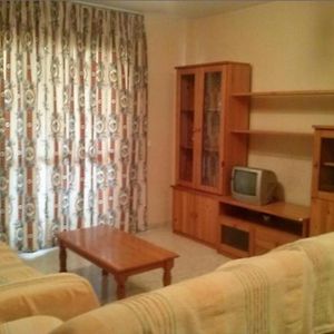 Appartement à 4 Chambres à Coucher