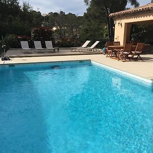 Villa à 5 Chambres à Coucher