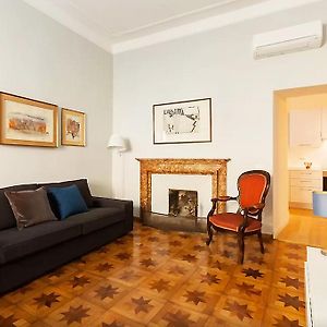 Appartement à 3 Chambres à Coucher