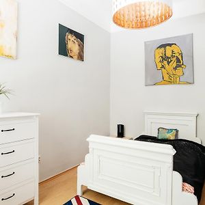 Wind Queen Apartment With Air Condition