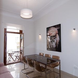Appartement à 4 Chambres à Coucher