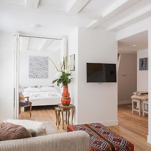 House Of Arts - City Centre Apartment