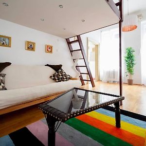 A57 Akacfa Apartment