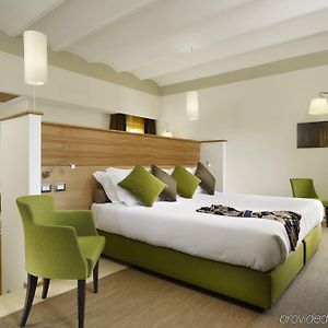 Deluxe  Separate Building King Suite