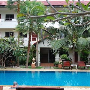 Sirikarn Residence & Luxury Apartments