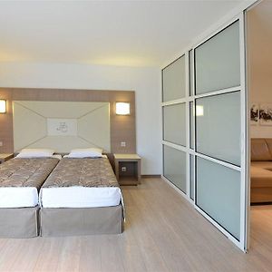 Suite à 2 Chambres à Coucher