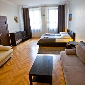 Appartement à 2 Chambres à Coucher