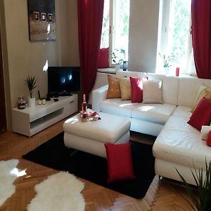 Family Flat 120M2, Praha 2 Vinohrady