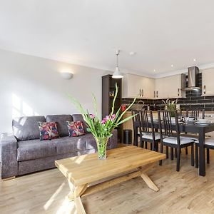 Appartement à 2 Chambres à Coucher au Deuxième Étage
