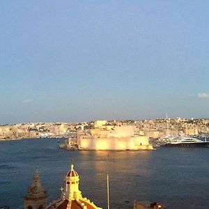Luciano Valletta Studio - Self Catering