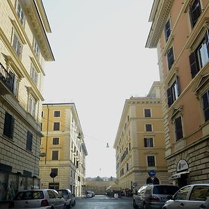 Via Montebello