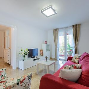Appartement à 2 Chambres à Coucher