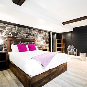 Chambre Lit King-Size au Sous-Sol