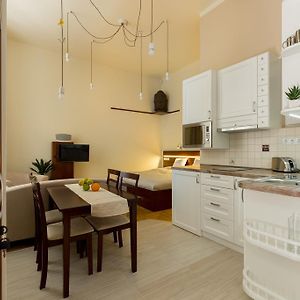 Appartement à 2 Chambres à Coucher