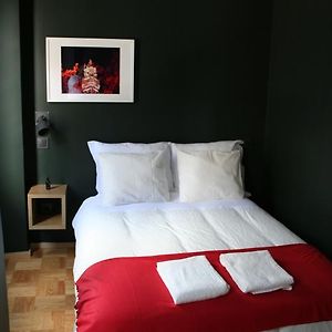 Studio Lit King-Size