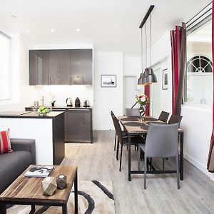 Appartement à 2 Chambres à Coucher