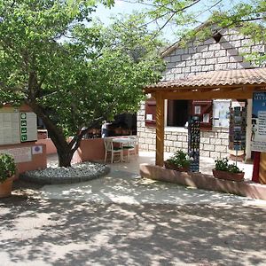 Camping Les Ilots D'Or