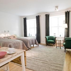 Ce studio est situé au rez-de-chaussée