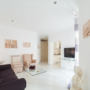 Appartement à 3 Chambres à Coucher