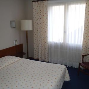 Chambre Lit King-Size avec Accès aux Personnes Handicapées