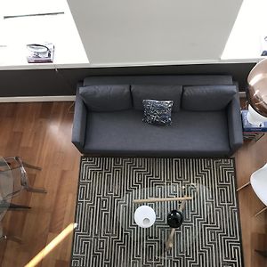 Studio Lit King-Size