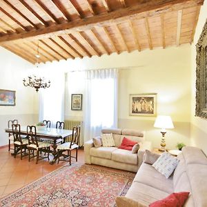 Appartement à 3 Chambres à Coucher