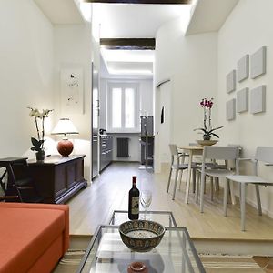Campo De' Fiori Brand New Apartment