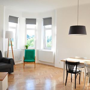 Central-Modern-Apartment