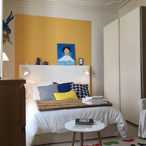 Studio Lit King-Size