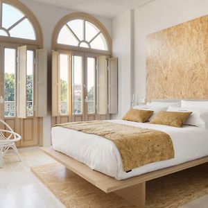 Halcyon Days Designer Apartments By Ana Locking