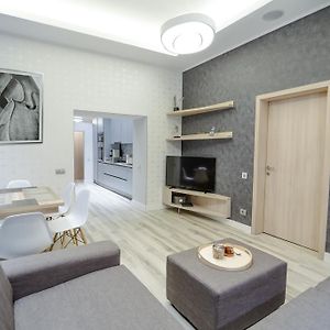 Appartement à 2 Chambres à Coucher