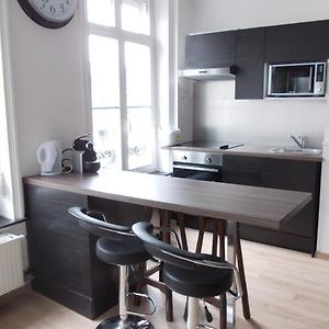 Appartement de Luxe au Deuxième Étage