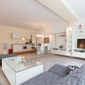 Christian Apartments Oper - Contactless Check In