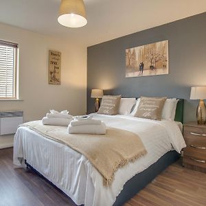 Mica Point City Centre Apartment