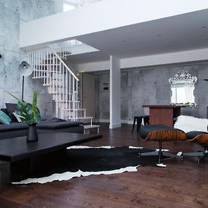 Industia Loft Apartment