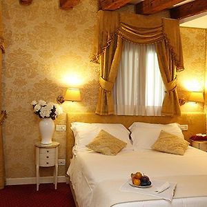 Casa Dei Cavalieri