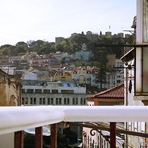 Cozy Apartment With Castel View