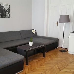 Appartement à 3 Chambres à Coucher