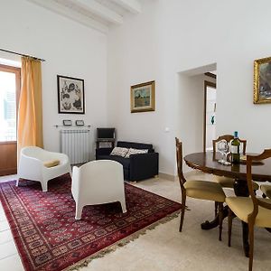 Appartement à 3 Chambres à Coucher