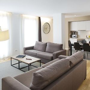 Appartement à 3 Chambres à Coucher