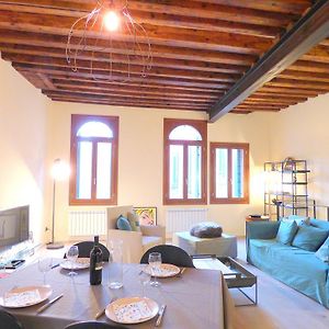 Appartement à 3 Chambres à Coucher