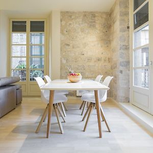 Appartement de Luxe à 2 Chambres à Coucher