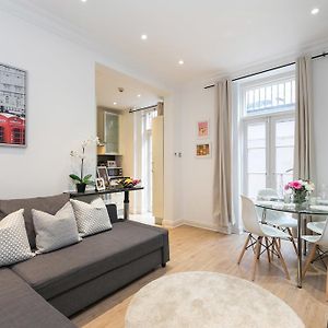 Appartement à 2 Chambres à Coucher