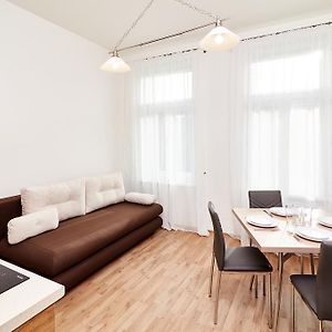 Appartement à 2 Chambres à Coucher